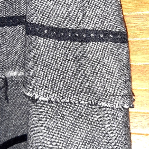 Y2K Stunning Grey & Black Midi Skirt - Picture 3 of 12